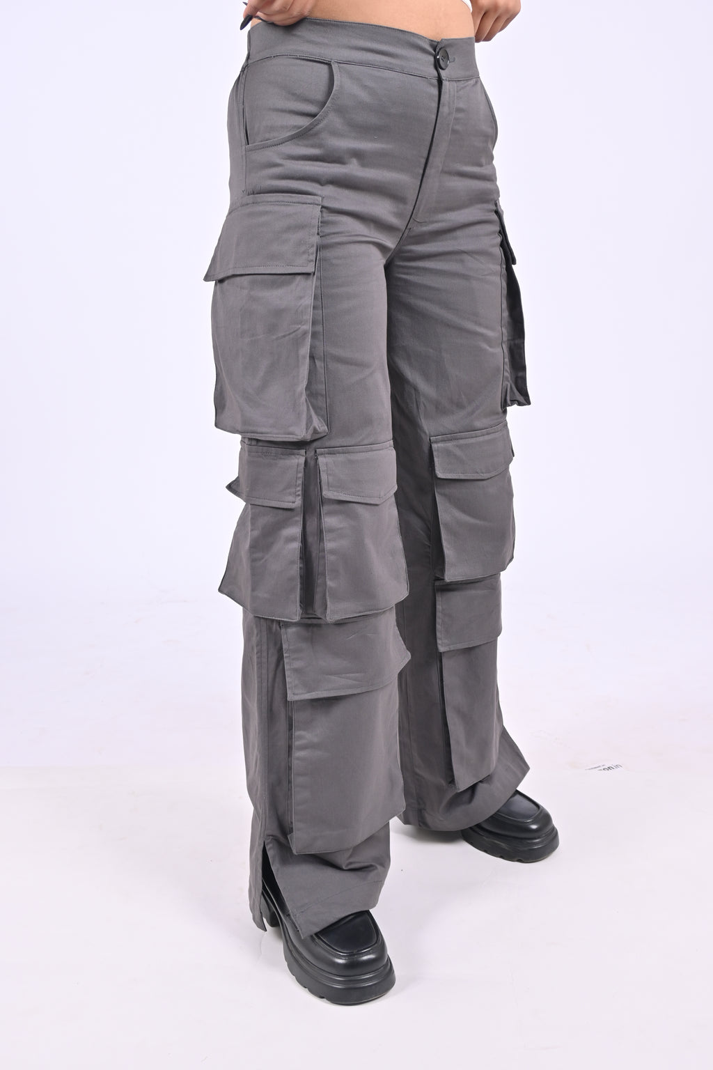 GREY COMPARTMENT CARGO