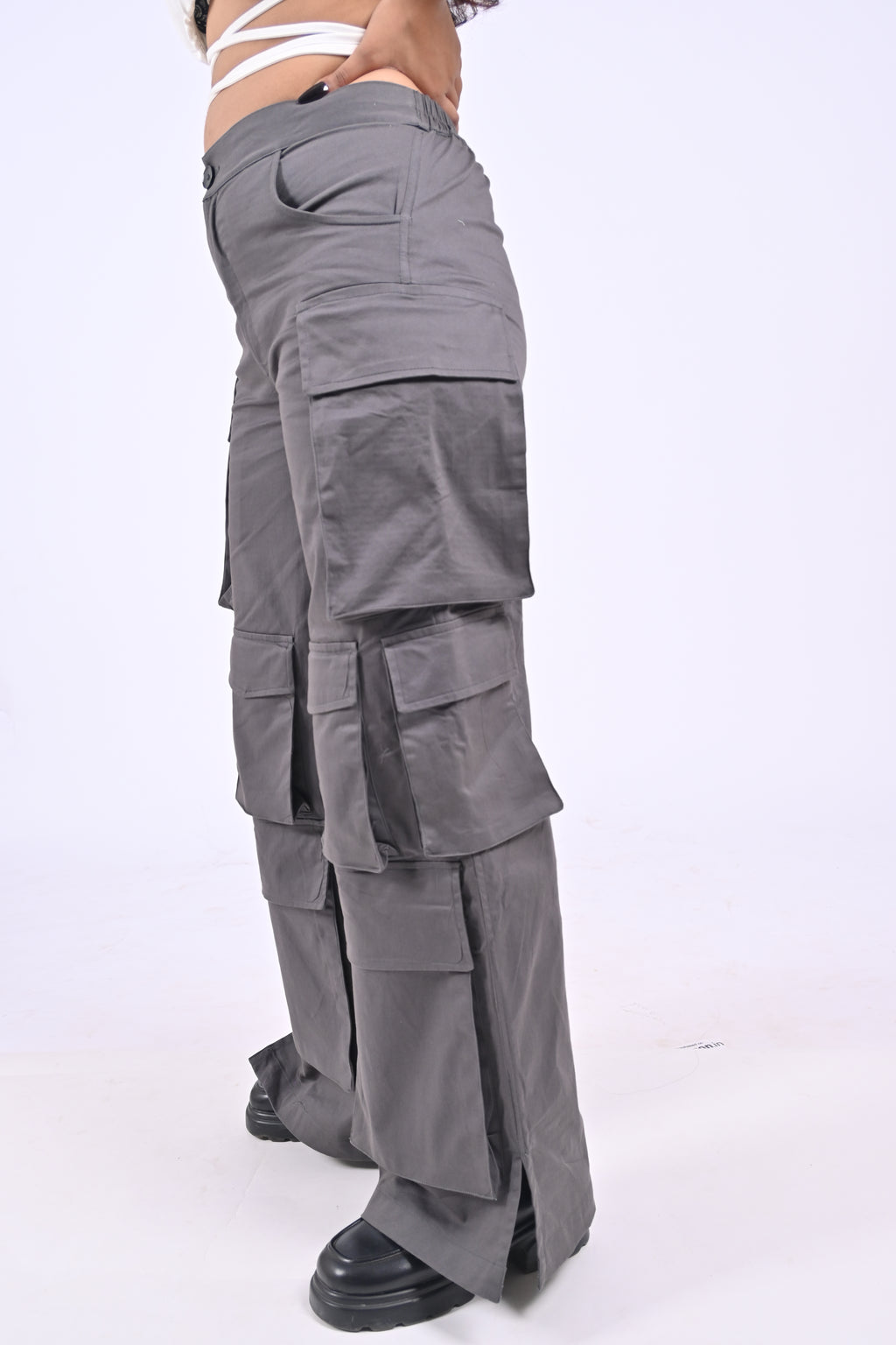 GREY COMPARTMENT CARGO