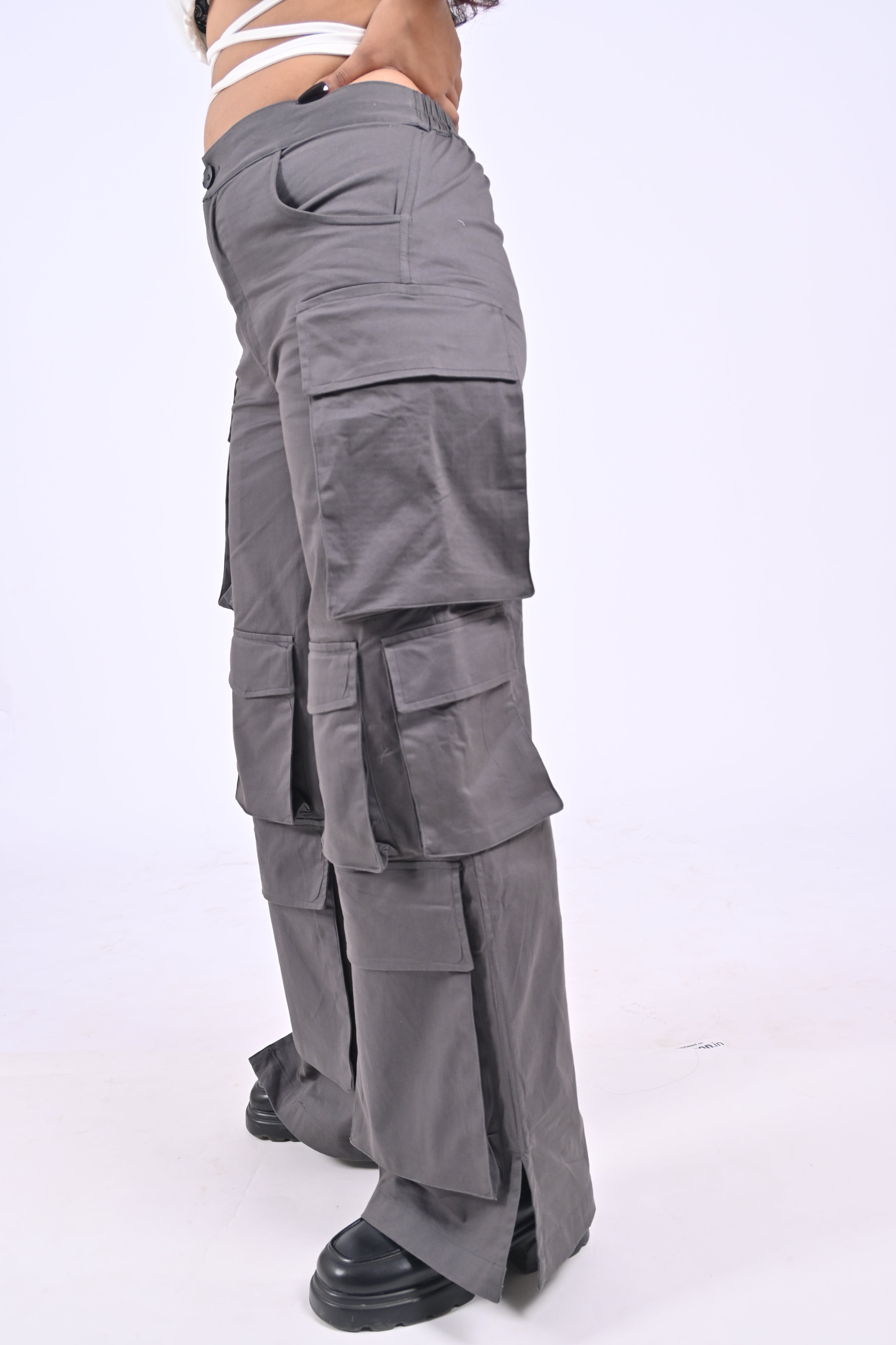 GREY COMPARTMENT CARGO